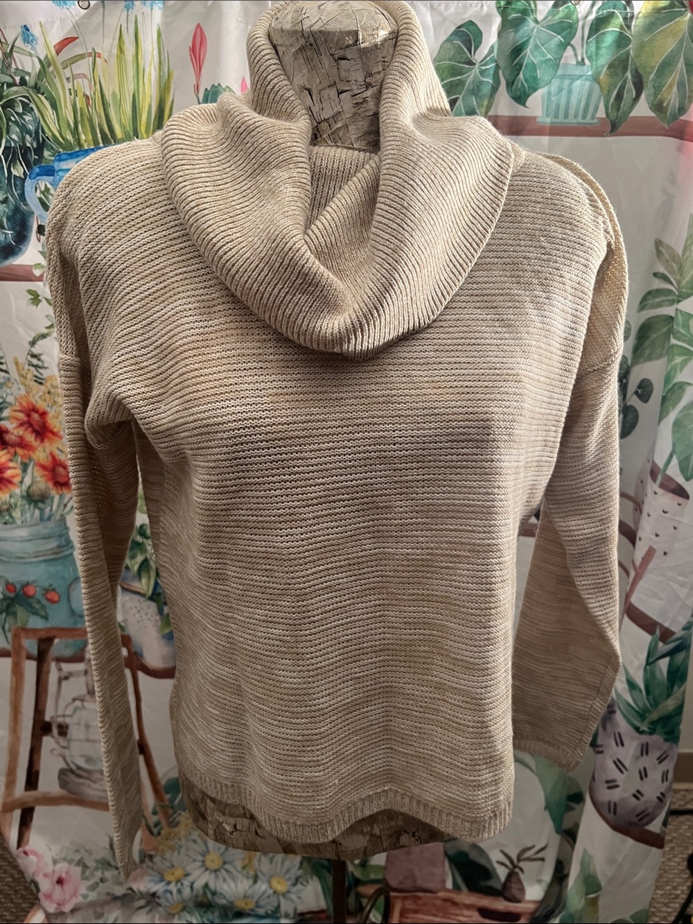 🍂🍁Size M Cozy Women's Cowl Neck Sweater - Cream
